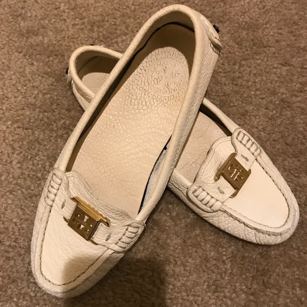 Tory Burch leather white loafers sz 6